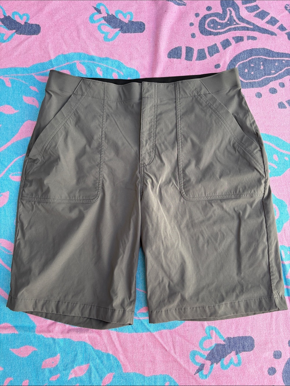 Eddie Bauer Olive Green Outdoor Utility Shorts size 14, tall
